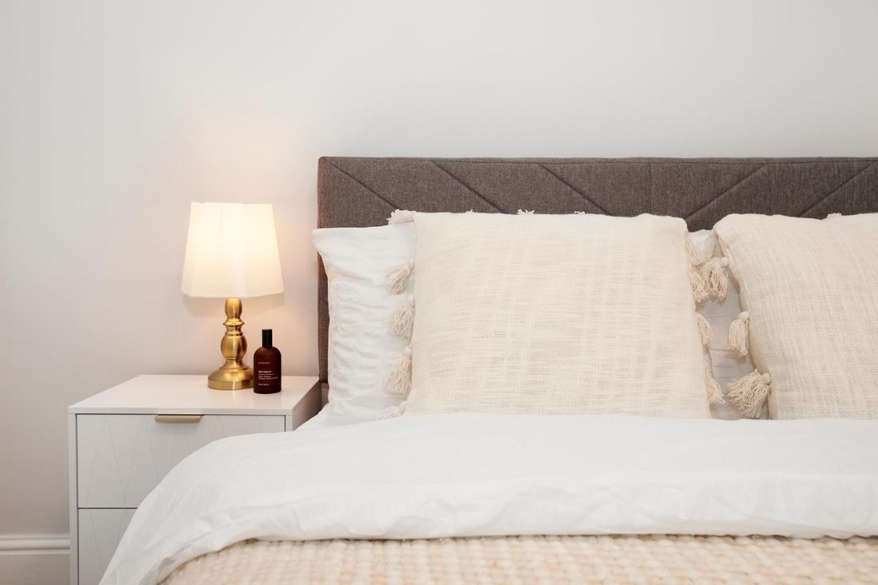 Excellent, Three Bedroom North London Apartment With Free Parking Extérieur photo