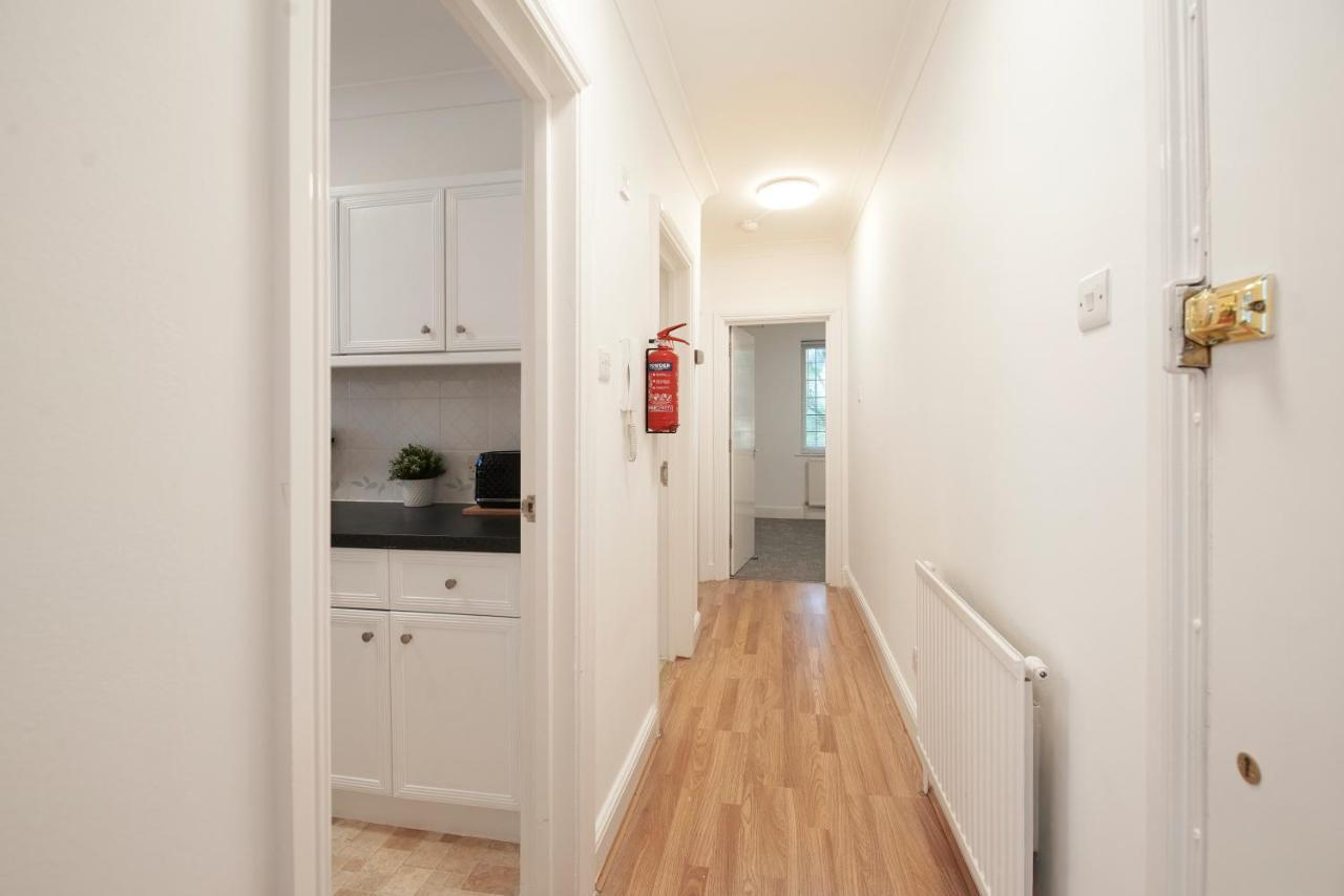 Excellent, Three Bedroom North London Apartment With Free Parking Extérieur photo
