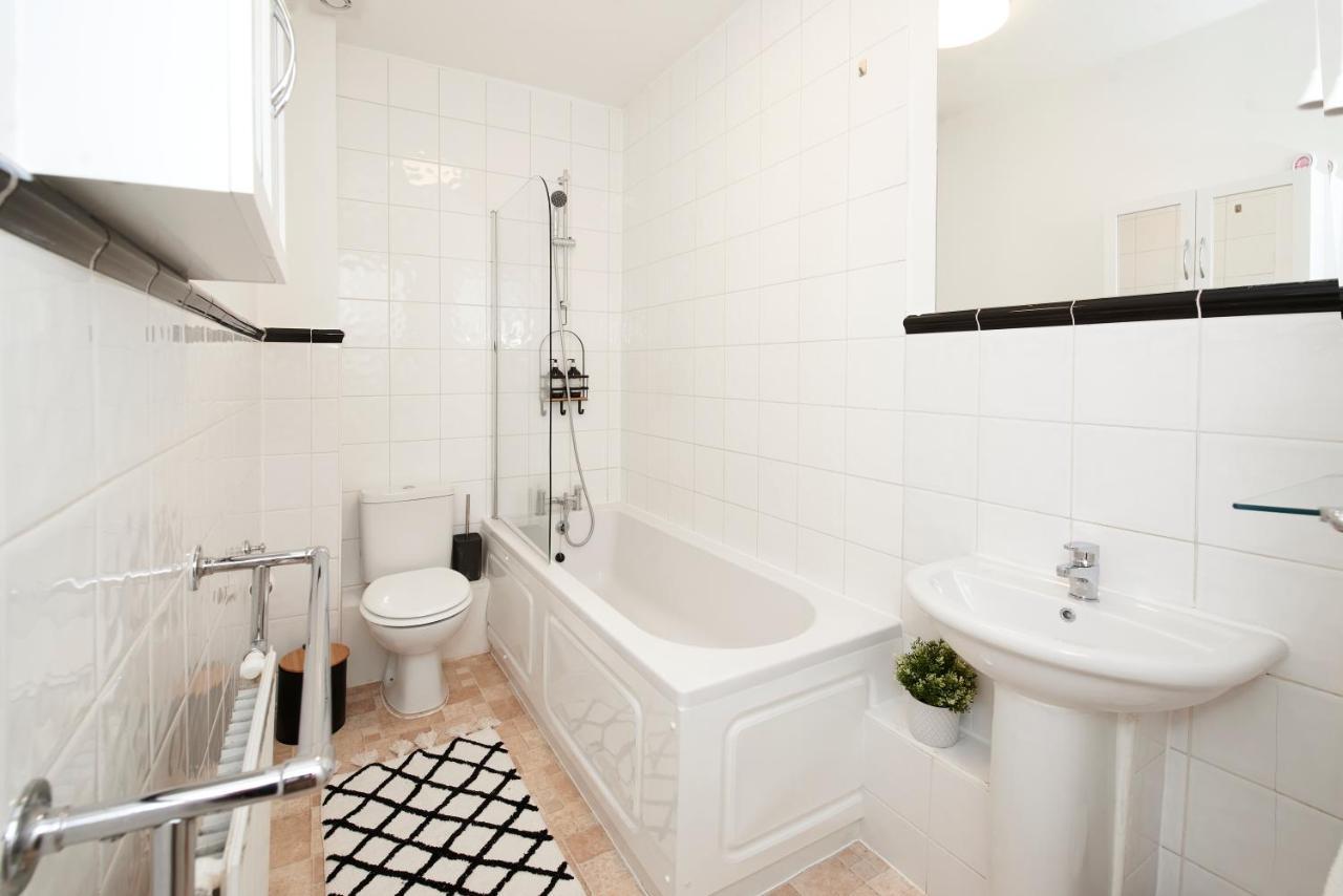 Excellent, Three Bedroom North London Apartment With Free Parking Extérieur photo
