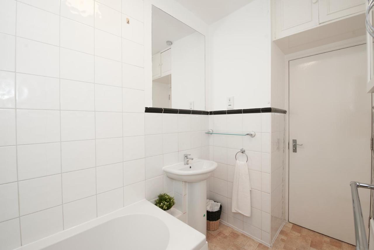 Excellent, Three Bedroom North London Apartment With Free Parking Extérieur photo