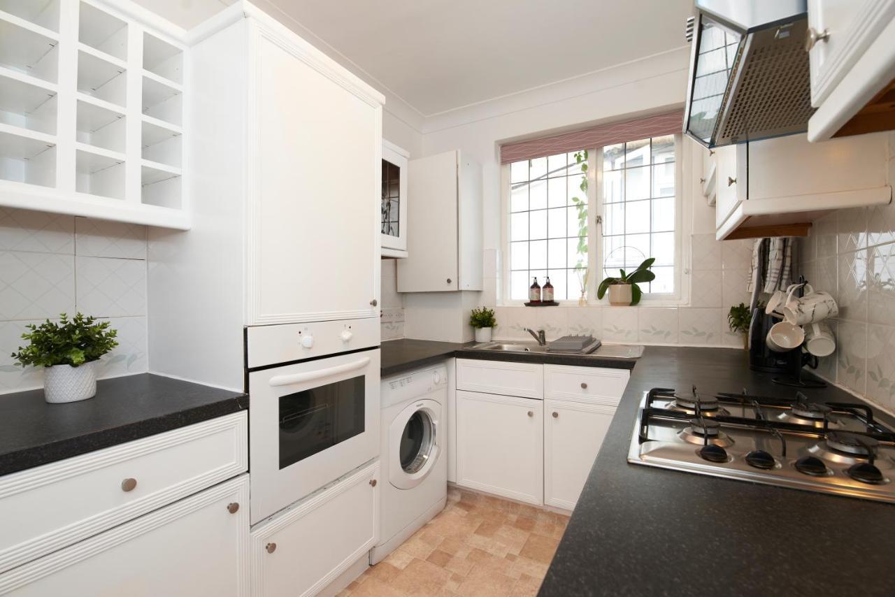 Excellent, Three Bedroom North London Apartment With Free Parking Extérieur photo