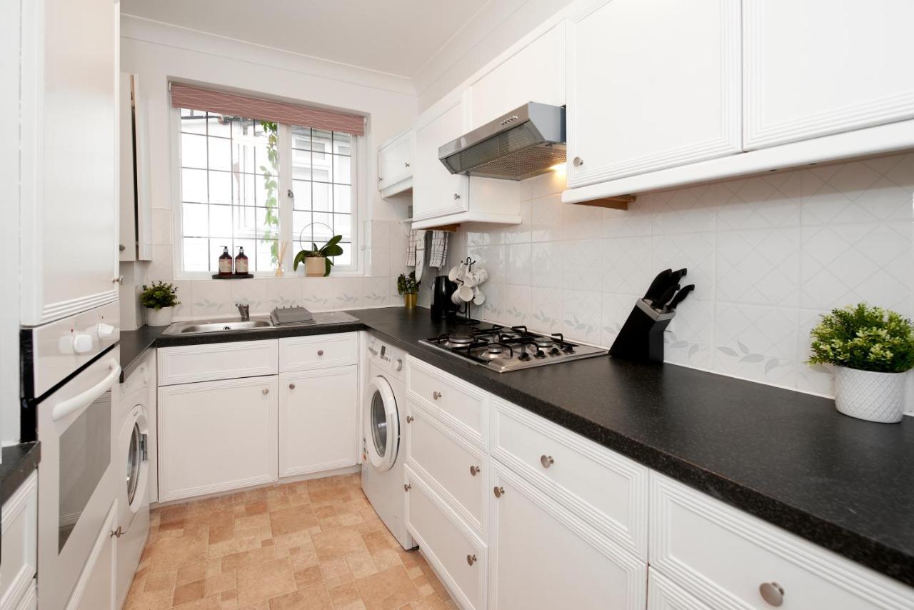 Excellent, Three Bedroom North London Apartment With Free Parking Extérieur photo
