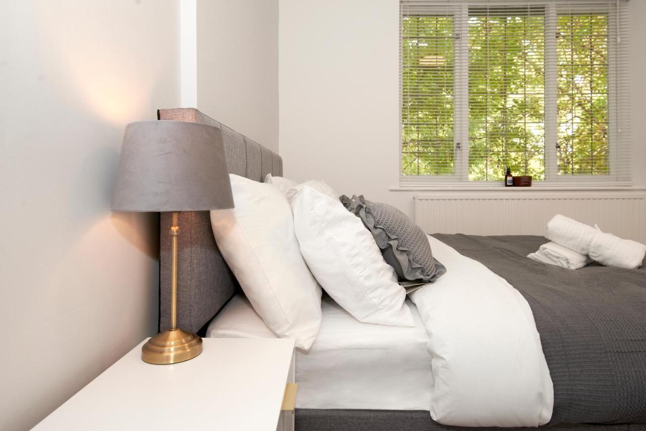 Excellent, Three Bedroom North London Apartment With Free Parking Extérieur photo